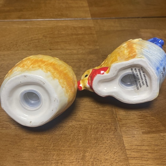 Jacques Pepin Collection Sur La Table Chicken Rooster Salt & Pepper Shakers - Picture 7 of 8